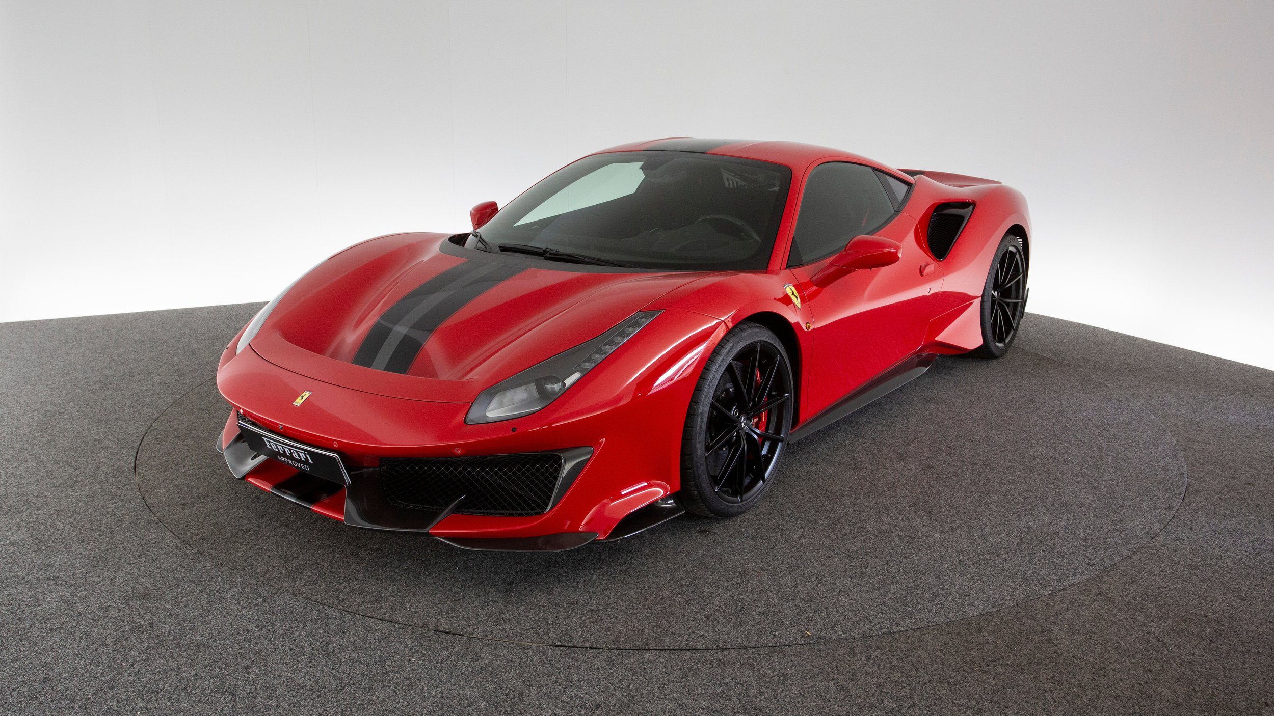 Ferrari+488+Pista_0.jpg
