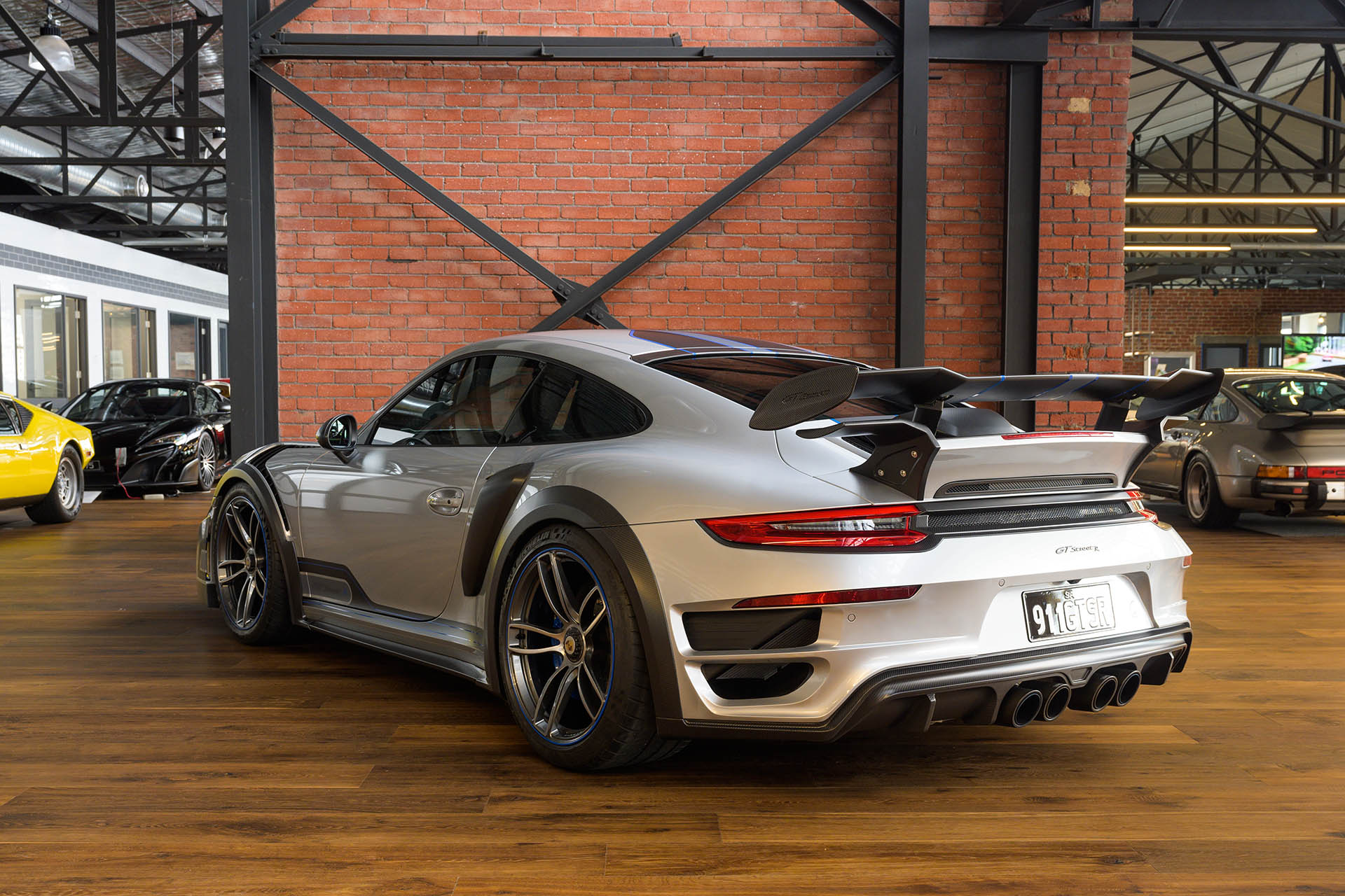 Porsche-Techart-GT-street-r-silver-23.jpg
